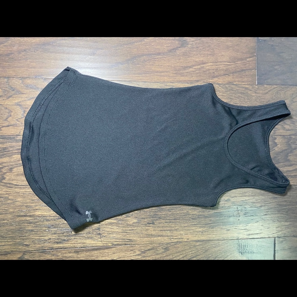 Under amour tank. Size xs.